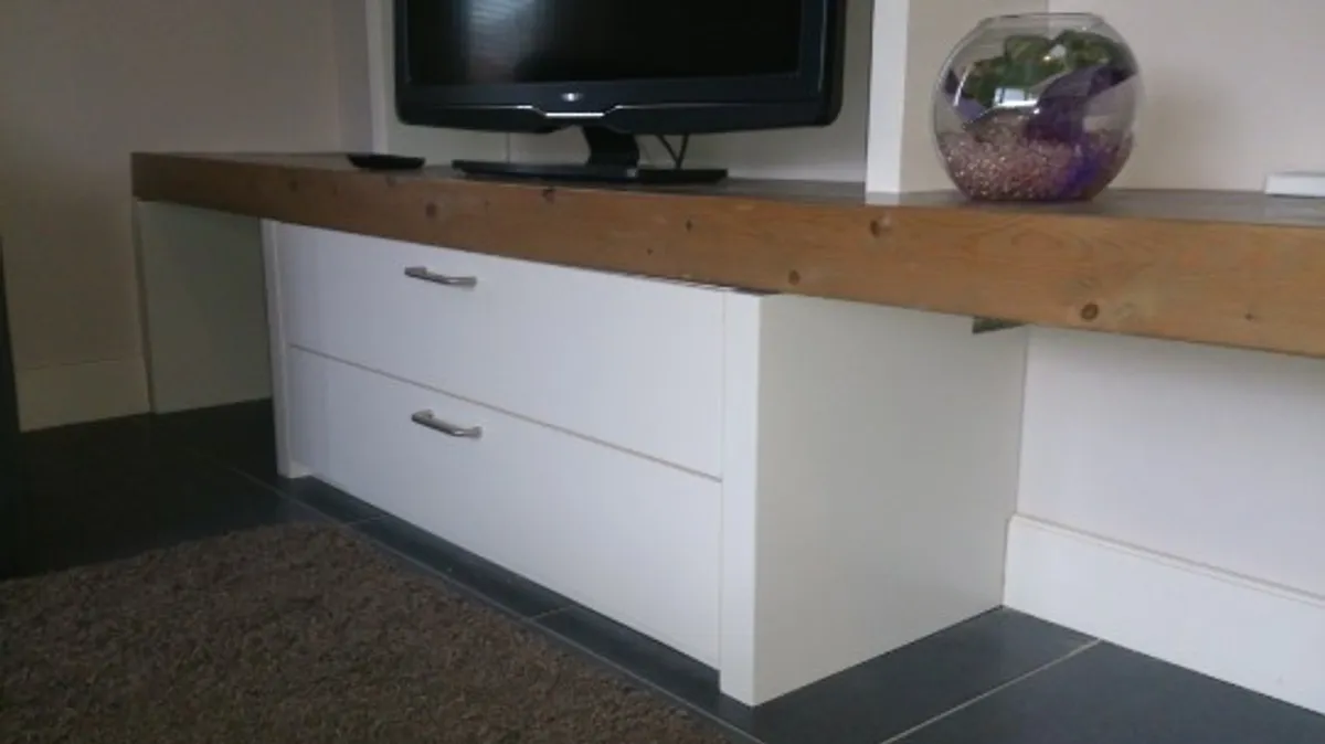 Maatwerk TV-meubel met lades